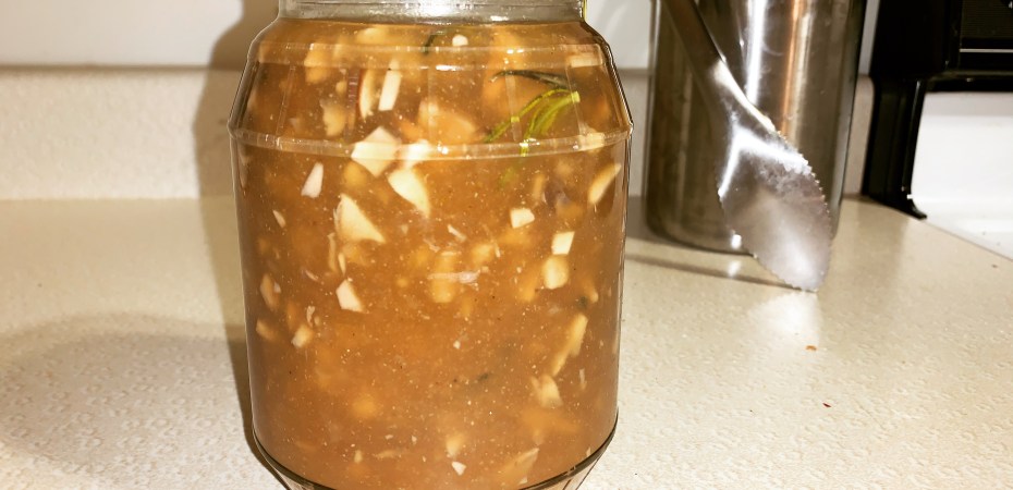 vegan mushroom gravy in a jar