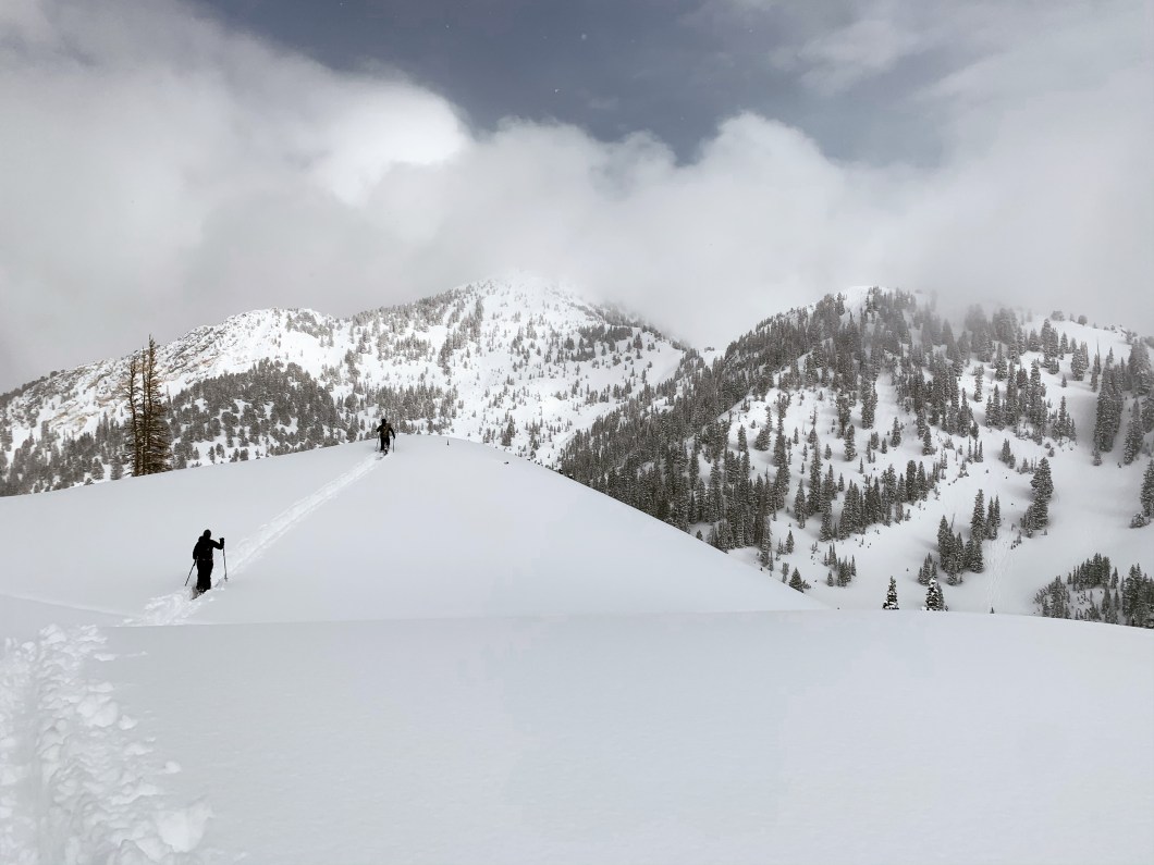 Backcountry skiing in between Big Cottonwood Canyon and Little Cottonwood Canyon, Utah