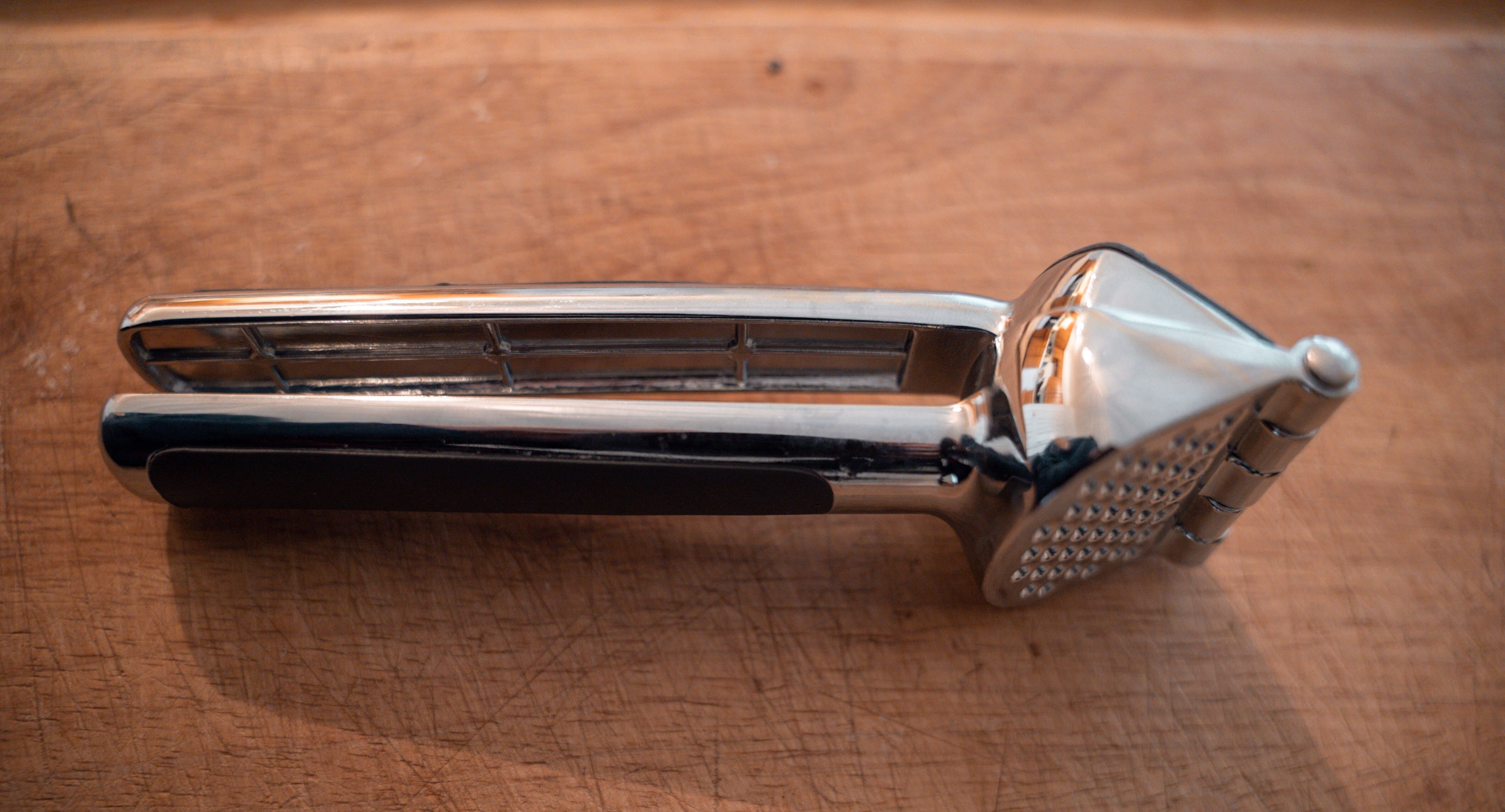 garlic press
